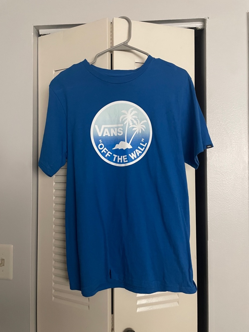 Boys’ Vans Bright Blue Tee with White Palm Logo size XL